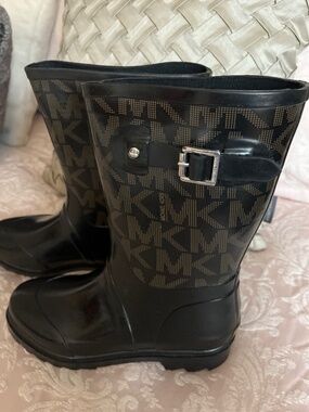 Michael Kors rain boots